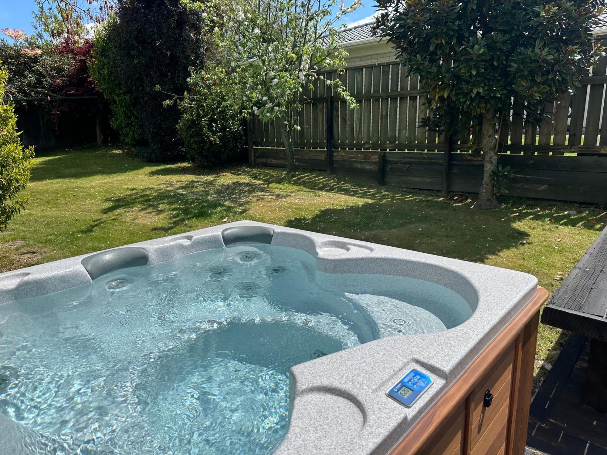 Dream Home In Central Of Rotorua With Spa Pool Buitenkant foto