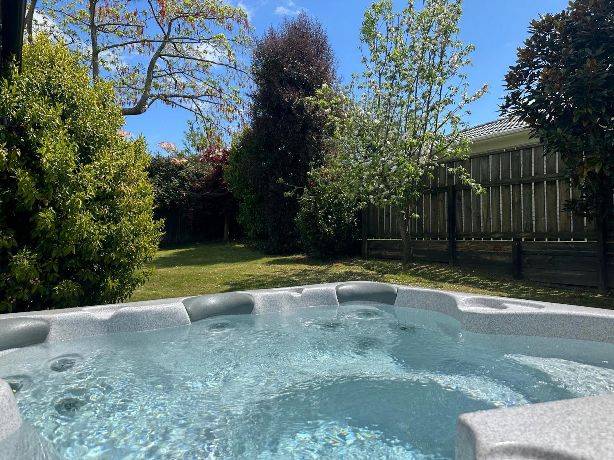 Dream Home In Central Of Rotorua With Spa Pool Buitenkant foto